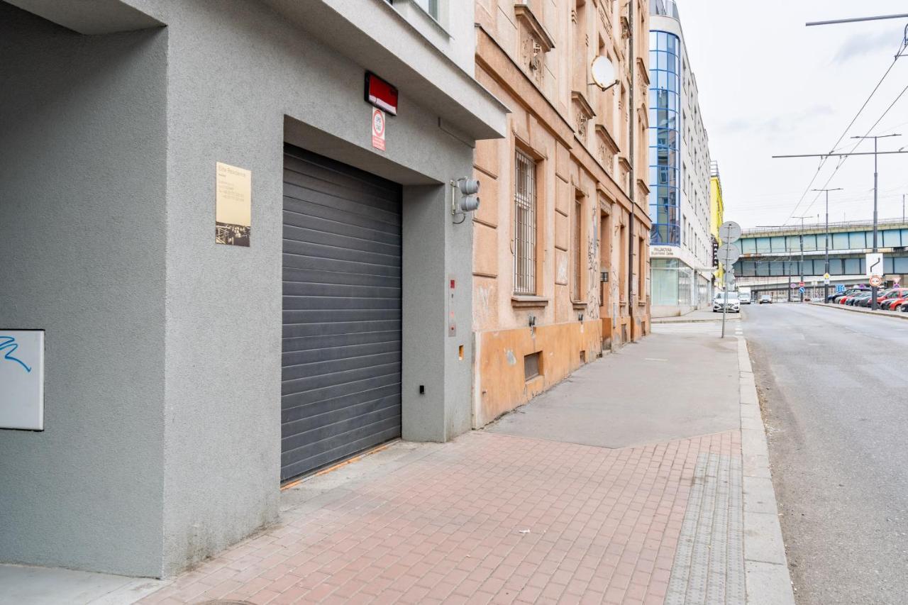 Brand New Studio Apartment #51 With Free Secure Parking In The Center Praga Exterior foto