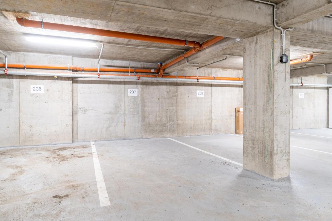 Brand New Studio Apartment #51 With Free Secure Parking In The Center Praga Exterior foto